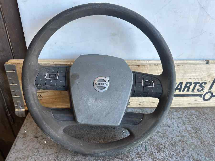 VOLVO STEERING WHEEL 84450863 - Steering for Truck: picture 1 VOLVO STEERING WHEEL 84450863 - Steering for Truck: picture 1