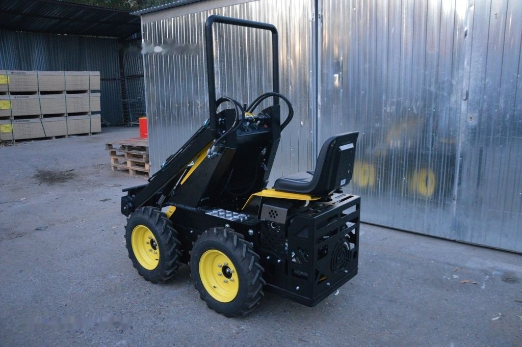 Tur Poland Miniradlader Miniloader Mini hoflader TUR N 520 Briggs&Stratton - Skid steer loader: picture 4 Tur Poland Miniradlader Miniloader Mini hoflader TUR N 520 Briggs&Stratton - Skid steer loader: picture 4