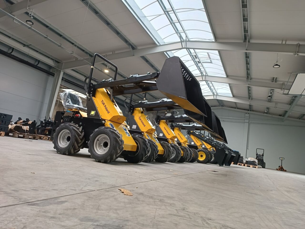 Tur Poland N520 Miniradlader Mini Hoflader Mini Lader - Skid steer loader: picture 2 Tur Poland N520 Miniradlader Mini Hoflader Mini Lader - Skid steer loader: picture 2