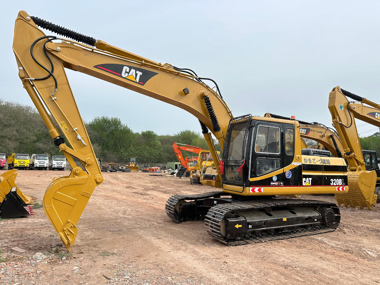 CAT 320BL - Crawler excavator: picture 2 CAT 320BL - Crawler excavator: picture 2