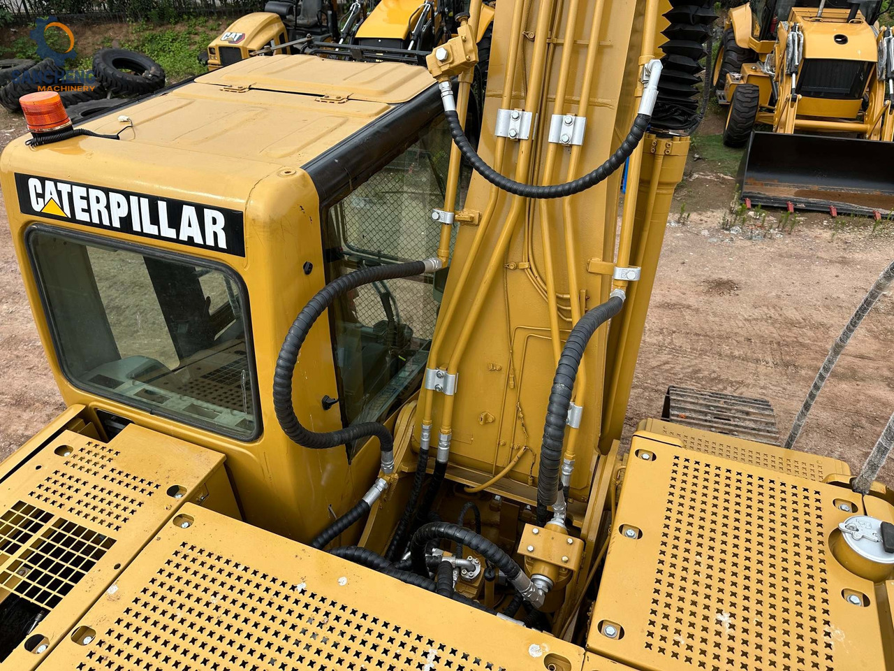 CAT 320CL with hammer - Crawler excavator: picture 5 CAT 320CL with hammer - Crawler excavator: picture 5