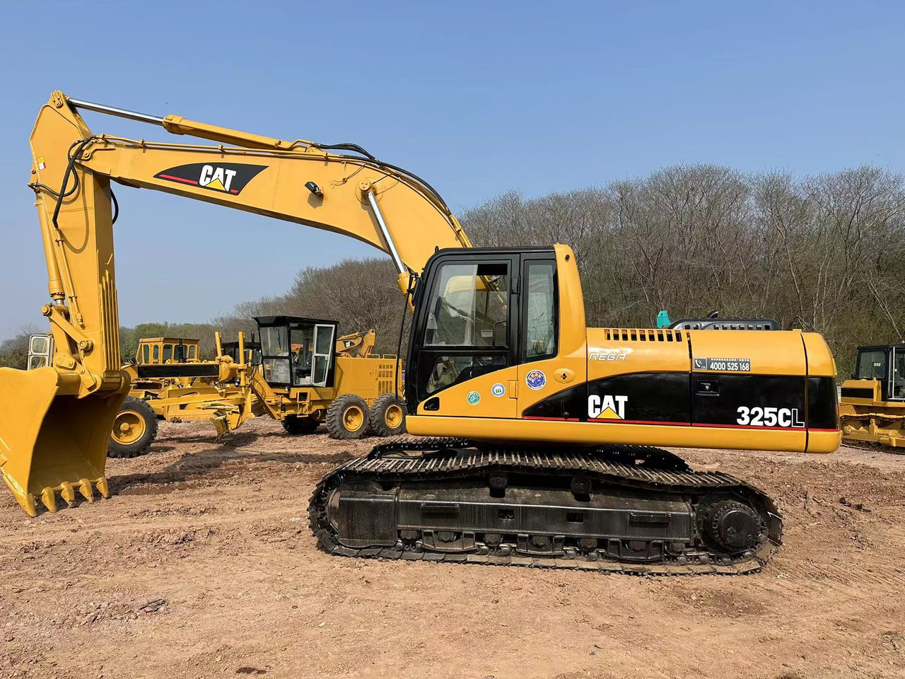 Crawler excavator CATERPILLAR 325C: picture 11