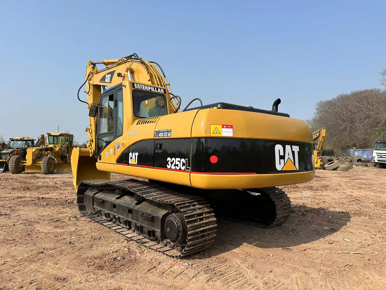 Crawler excavator CATERPILLAR 325C: picture 6