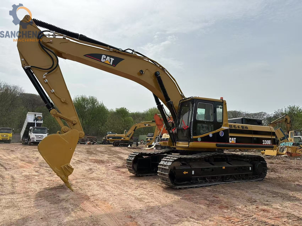 Crawler excavator CATERPILLAR 330BL: picture 10