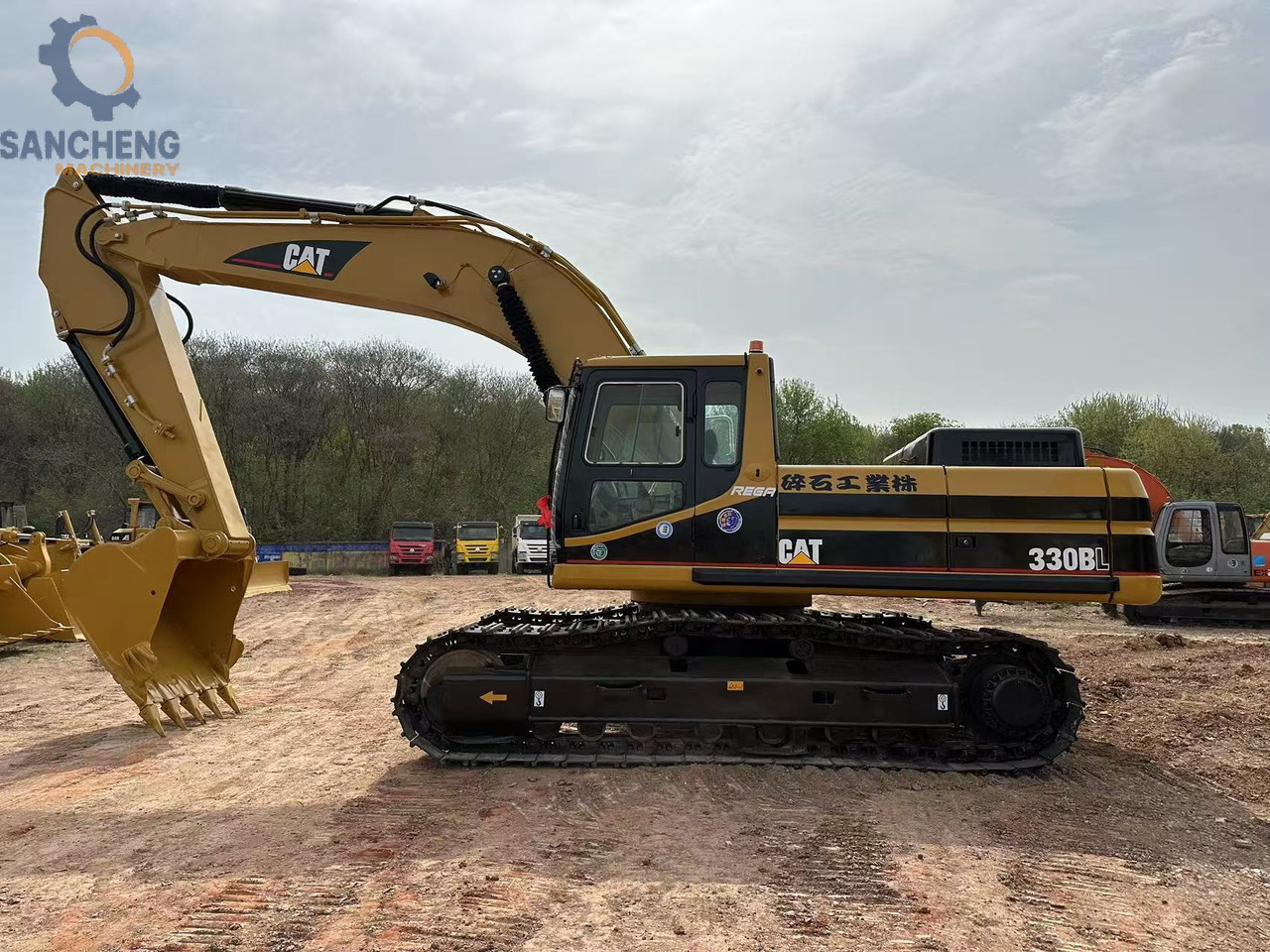 Crawler excavator CATERPILLAR 330BL: picture 9