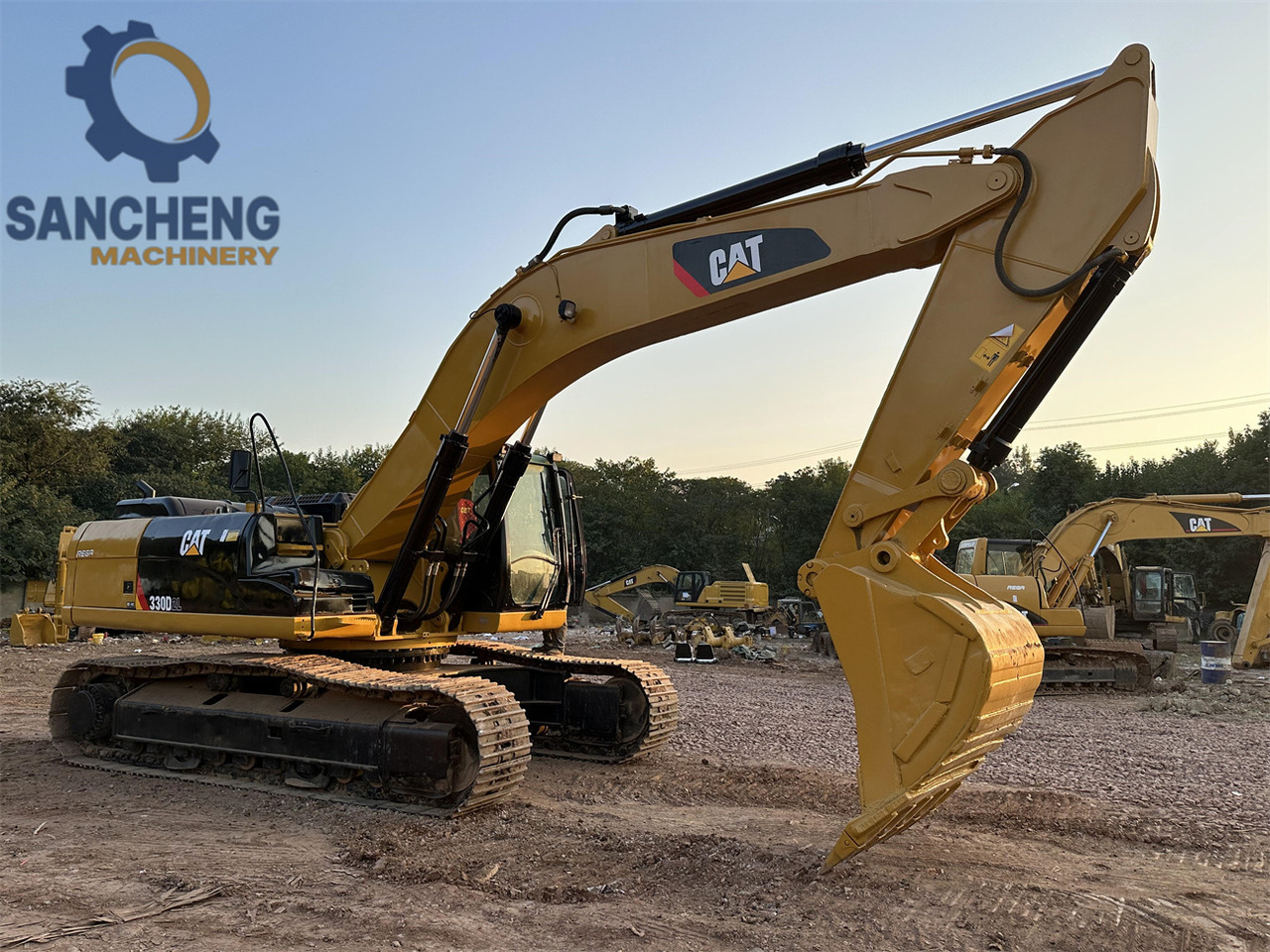 Crawler excavator CATERPILLAR 330D2L: picture 9