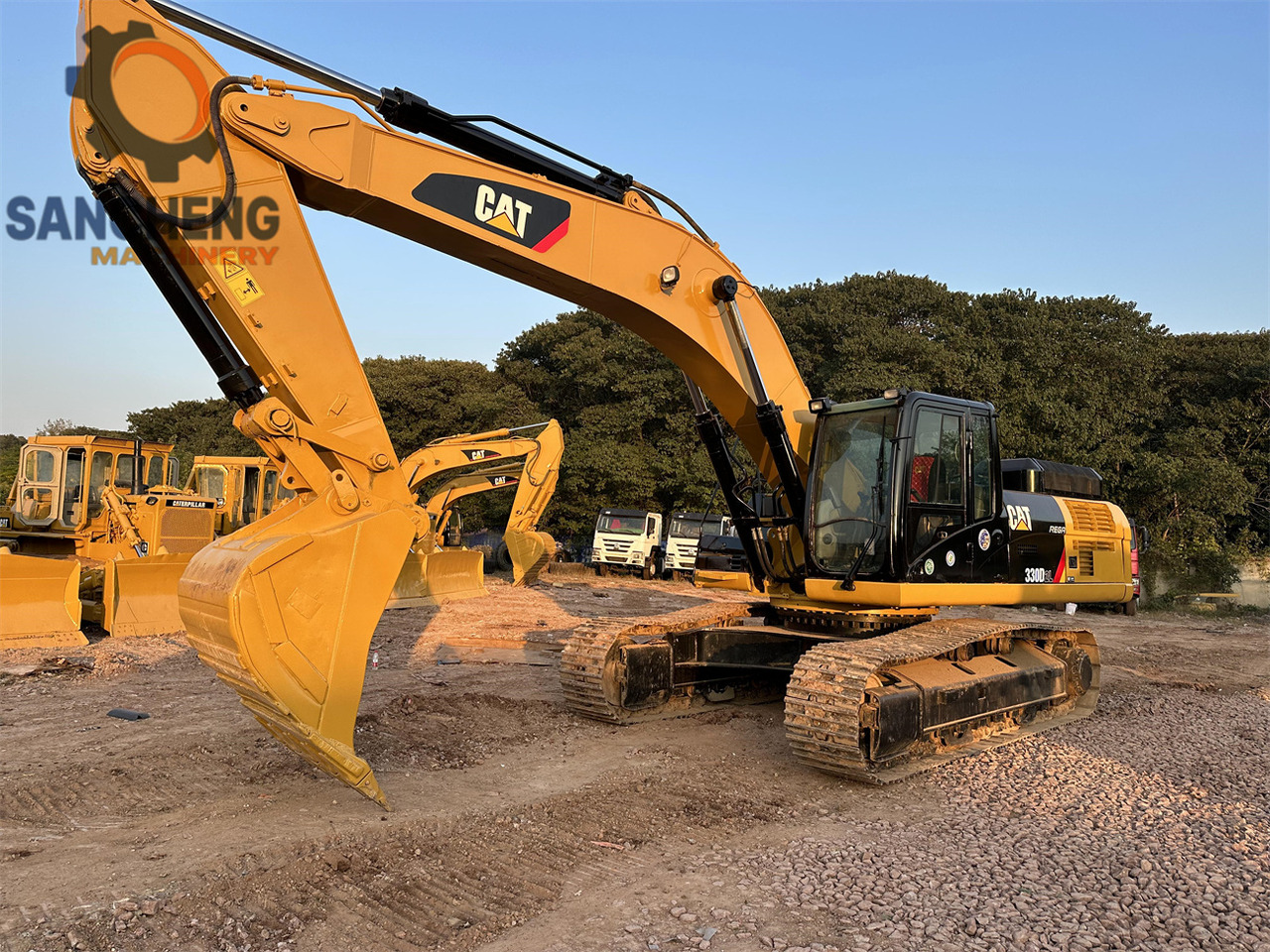 Crawler excavator CATERPILLAR 330D2L: picture 6