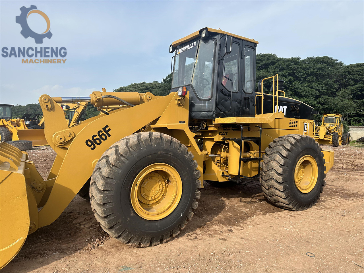 Wheel loader CATERPILLAR 966F: picture 8