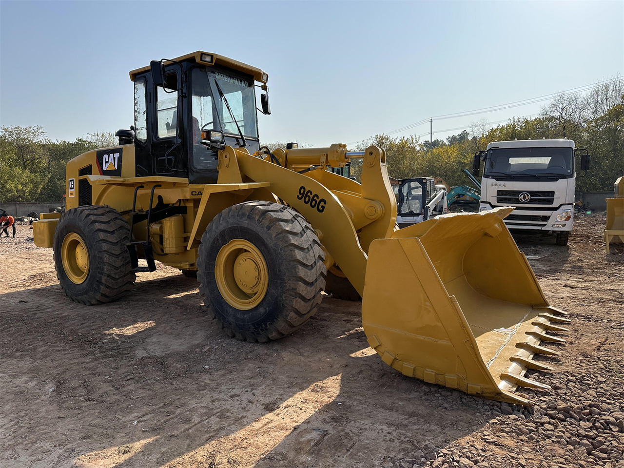 Wheel loader CATERPILLAR 966G: picture 1