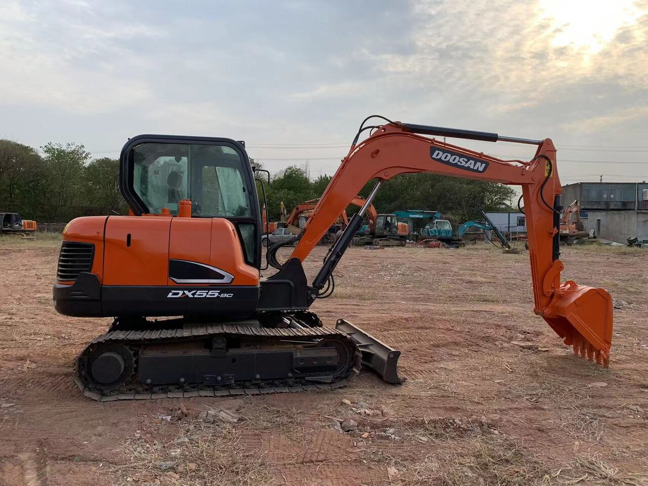 DOOSAN DX55 - Excavator: picture 2 DOOSAN DX55 - Excavator: picture 2