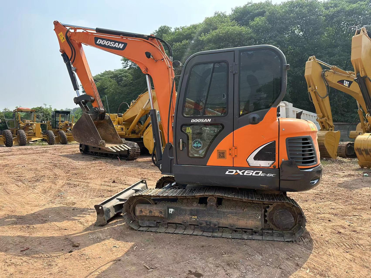 Mini excavator DOOSAN DX60: picture 6