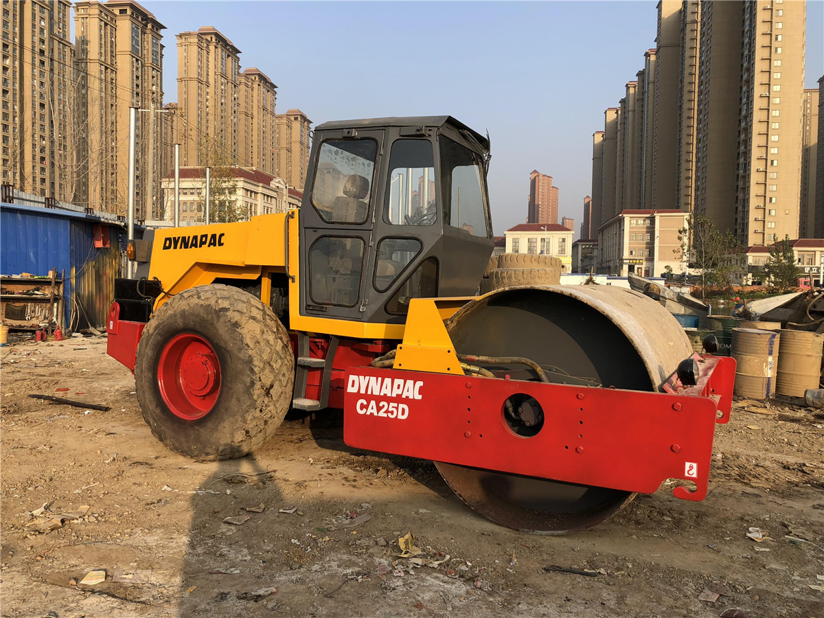 DYNAPAC CA25D - Roller: picture 2 DYNAPAC CA25D - Roller: picture 2