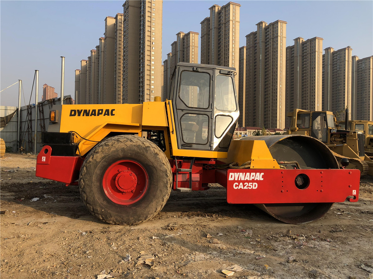 DYNAPAC CA25D - Roller: picture 4 DYNAPAC CA25D - Roller: picture 4
