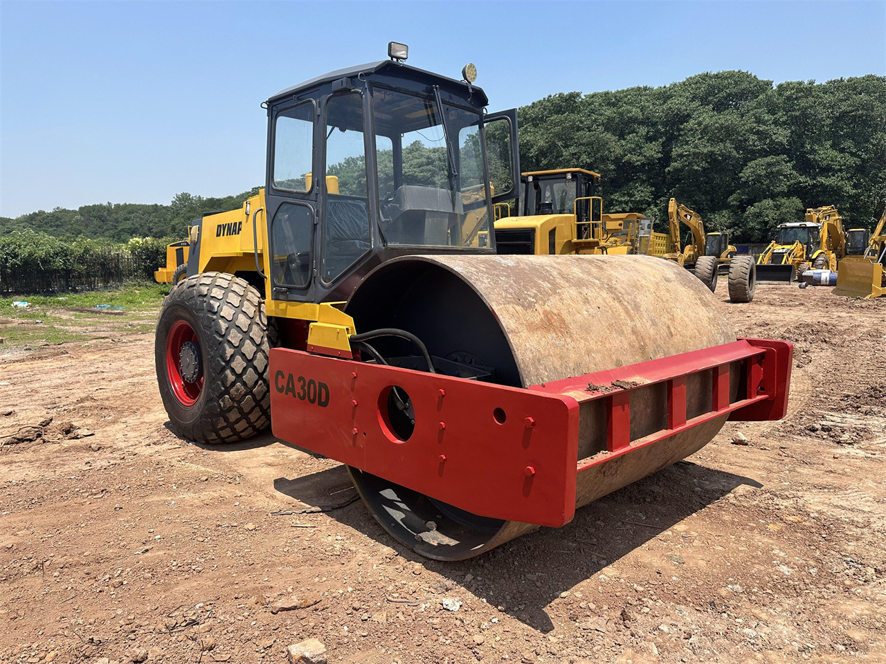 DYNAPAC CA30D - Roller: picture 1 DYNAPAC CA30D - Roller: picture 1