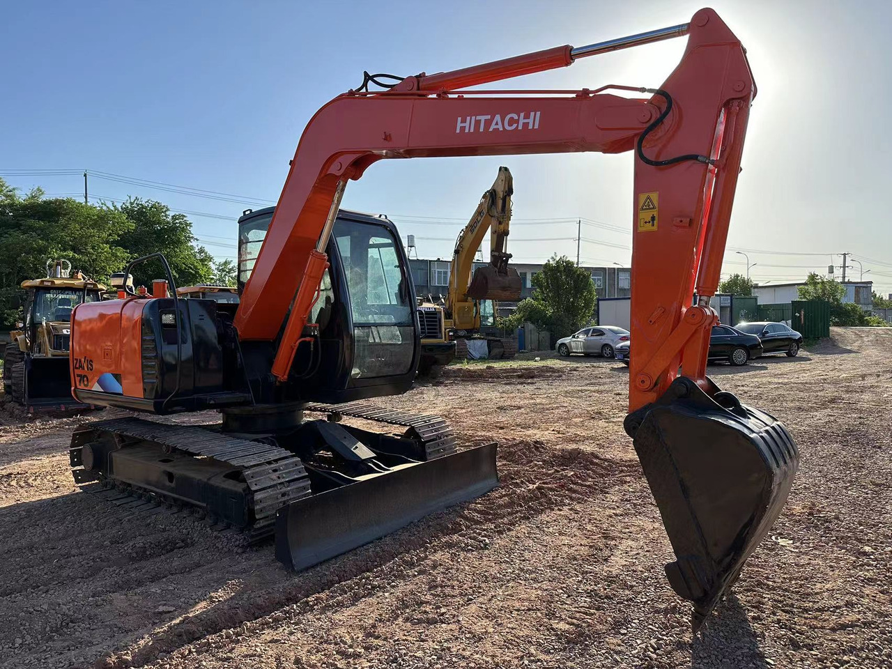 Mini excavator HITACHI ZAXIS ZX70: picture 1