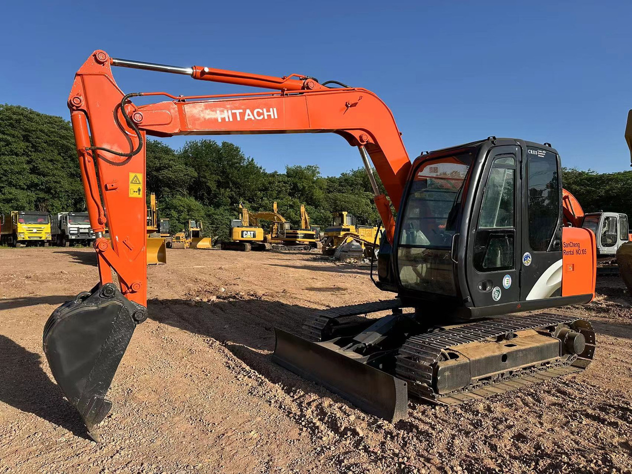 Mini excavator HITACHI ZAXIS ZX70, 14737 EUR from China at