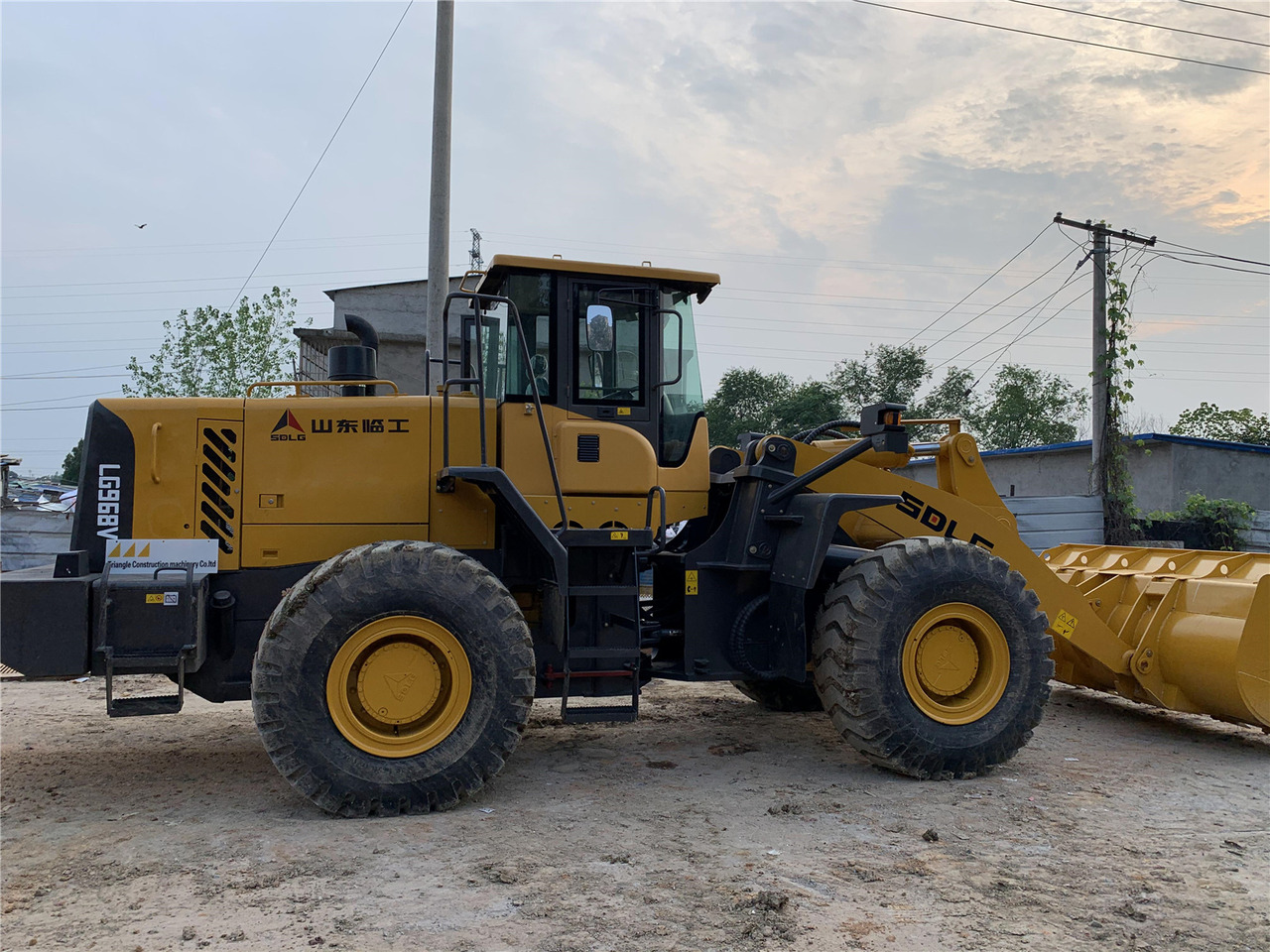 Wheel loader SDLG LG968V: picture 11