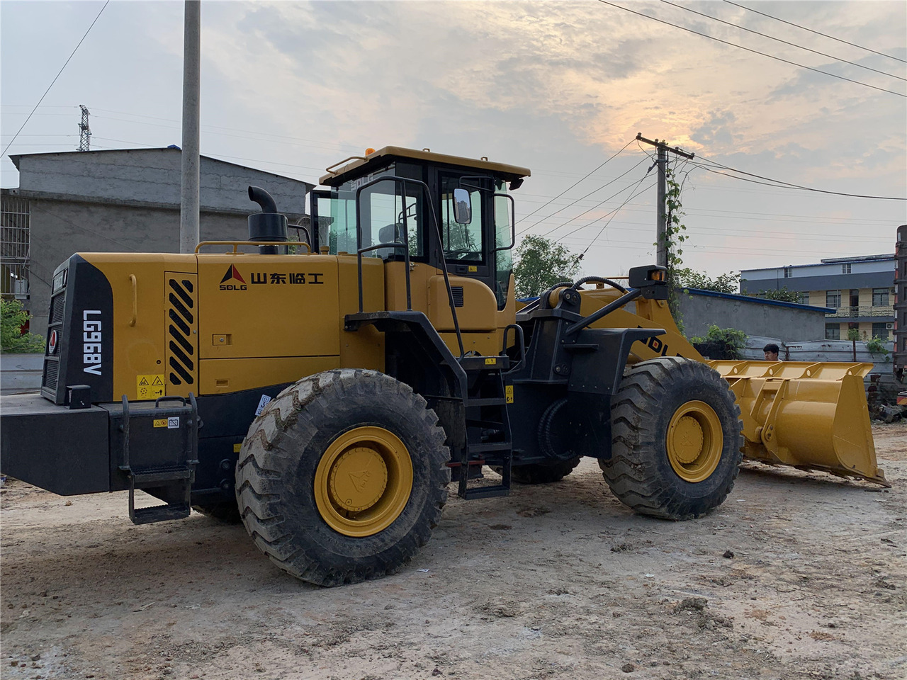 Wheel loader SDLG LG968V: picture 9