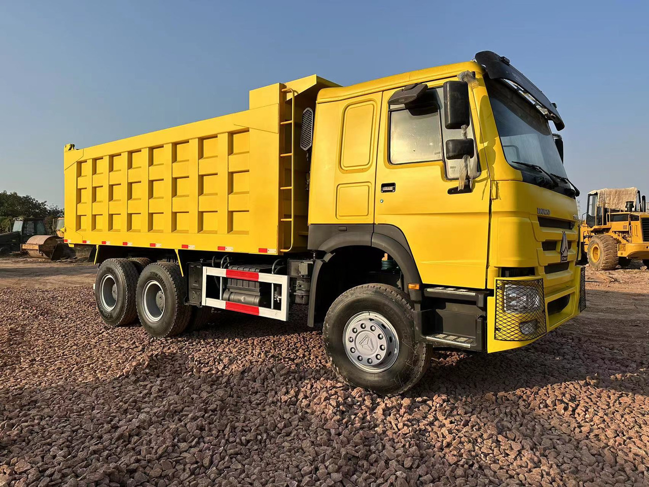 SINOTRUK HOWO 371 Dump Truck - Tipper: picture 4 SINOTRUK HOWO 371 Dump Truck - Tipper: picture 4