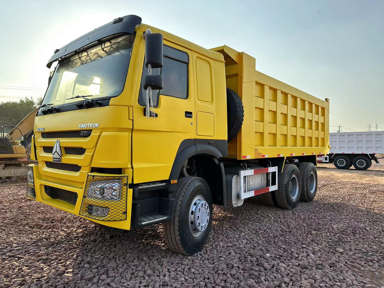 SINOTRUK HOWO 371 Dump Truck - Tipper: picture 1 SINOTRUK HOWO 371 Dump Truck - Tipper: picture 1