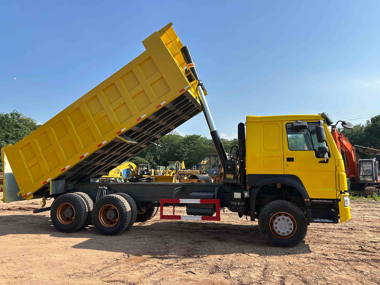 Sinotruk HOWO 400hp 6X4 - Tipper: picture 4 Sinotruk HOWO 400hp 6X4 - Tipper: picture 4