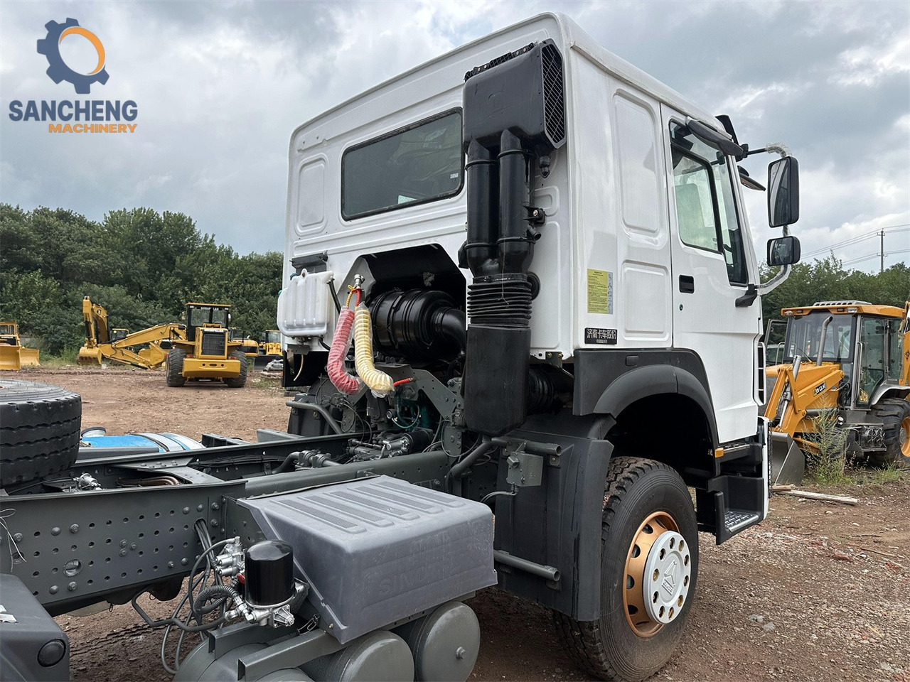 Lease a SINOTRUK Howo tractor unit 420hp SINOTRUK Howo tractor unit 420hp: picture 11