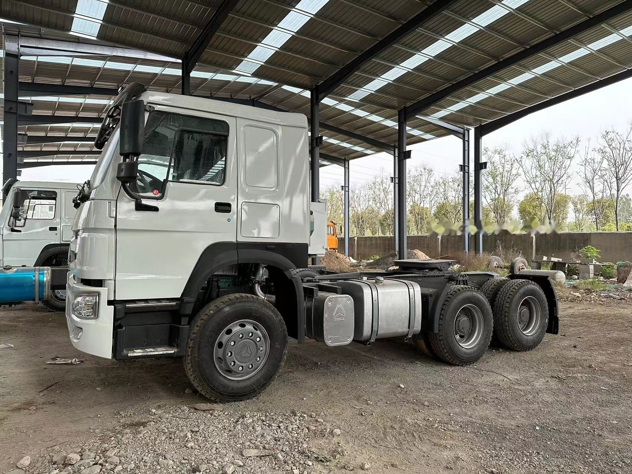 Sinotruk Howo 371 Truck Head - Tractor unit: picture 5 Sinotruk Howo 371 Truck Head - Tractor unit: picture 5