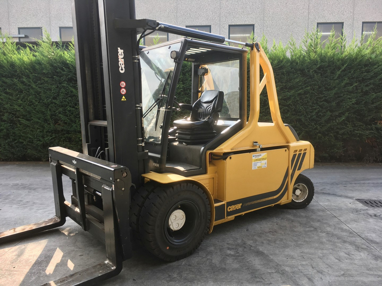 CARER F90H - 2015 - Electric forklift: picture 2 CARER F90H - 2015 - Electric forklift: picture 2