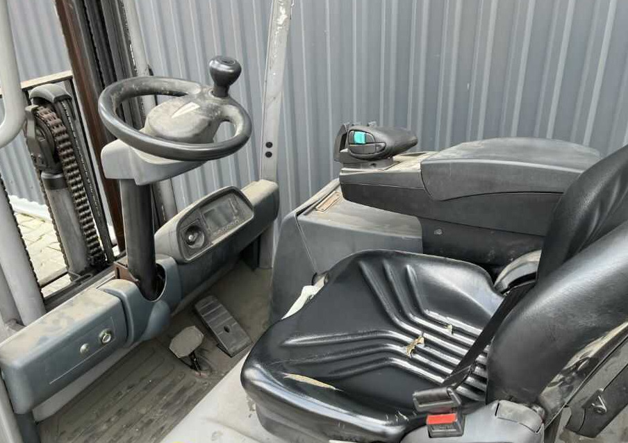 Electric forklift Jungheinrich EFG318: picture 7