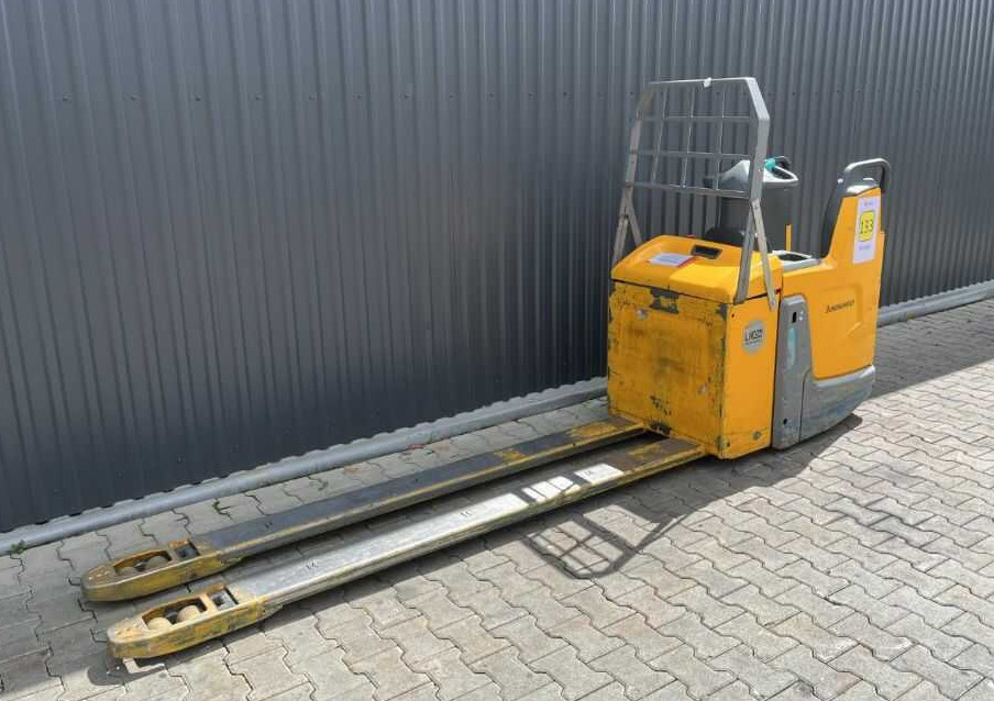 Jungheinrich ERE225 - Pallet truck: picture 1 Jungheinrich ERE225 - Pallet truck: picture 1