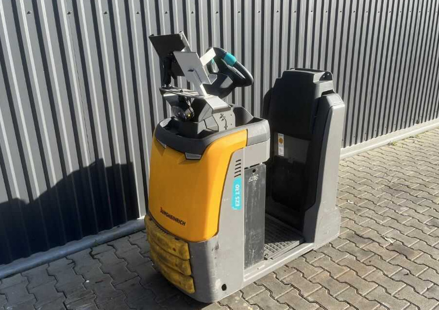 Jungheinrich EZS130 - Tow tractor: picture 1 Jungheinrich EZS130 - Tow tractor: picture 1