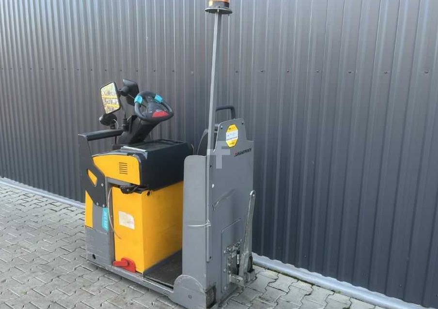 Jungheinrich EZS130 - Tow tractor: picture 3 Jungheinrich EZS130 - Tow tractor: picture 3