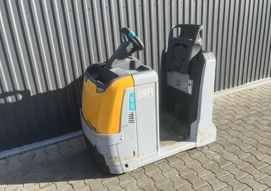 Jungheinrich EZS350 - Tow tractor: picture 1 Jungheinrich EZS350 - Tow tractor: picture 1