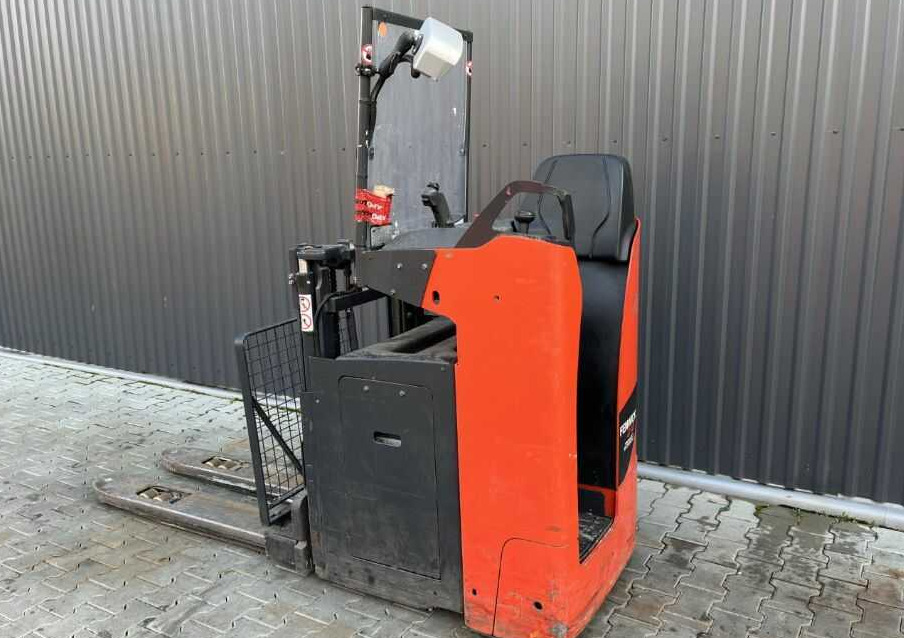 Linde D12S - Stacker: picture 5 Linde D12S - Stacker: picture 5
