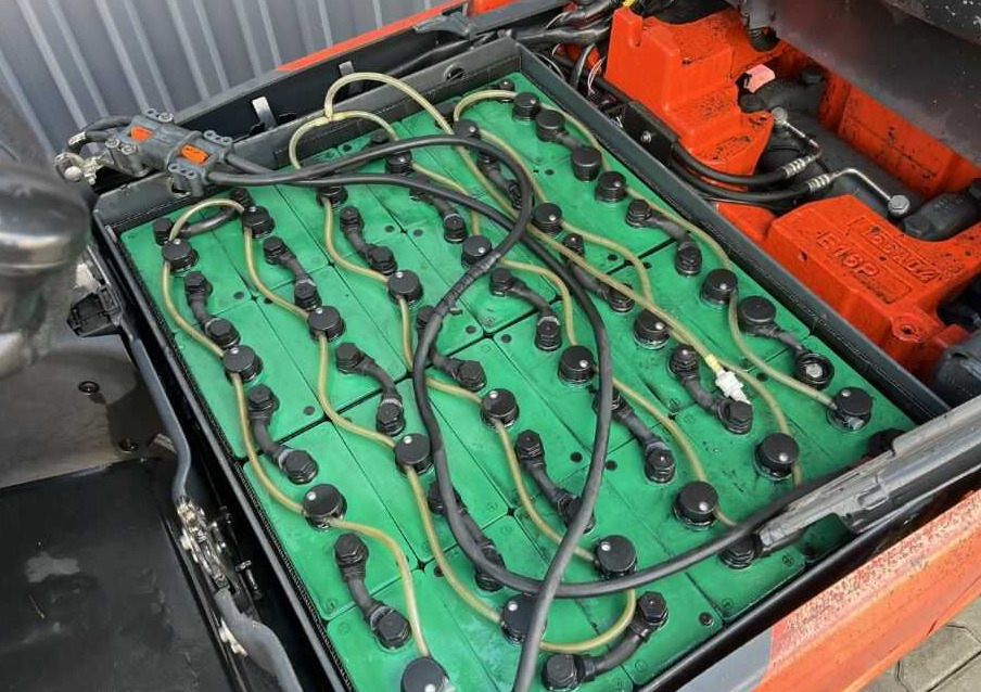 Electric forklift Linde E16P-02: picture 6