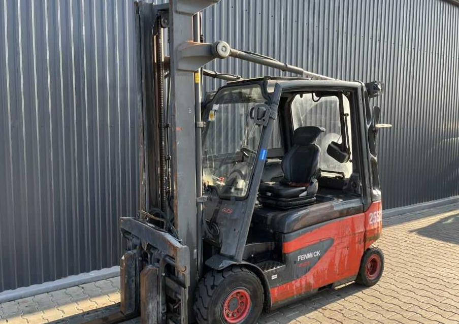 Linde E25-01 - Electric forklift: picture 1 Linde E25-01 - Electric forklift: picture 1