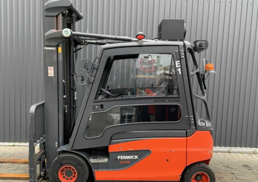 Linde E25L-02 - Electric forklift: picture 2 Linde E25L-02 - Electric forklift: picture 2