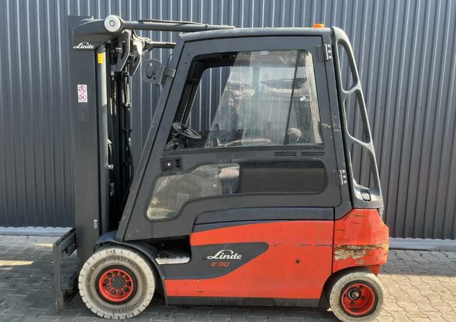 Linde E30L-01 - Electric forklift: picture 2 Linde E30L-01 - Electric forklift: picture 2