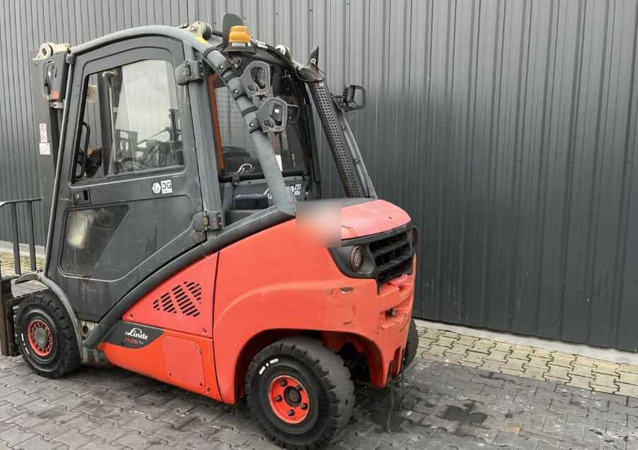 Linde H25D-02 - Diesel forklift: picture 3 Linde H25D-02 - Diesel forklift: picture 3