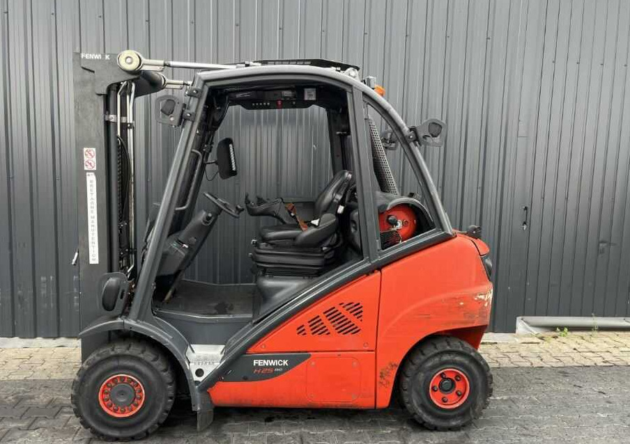 Linde H25T-02 - LPG forklift: picture 2 Linde H25T-02 - LPG forklift: picture 2
