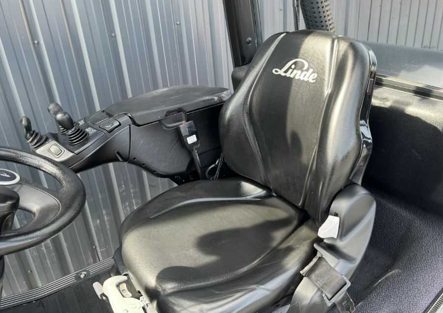 LPG forklift Linde H25T-02: picture 7