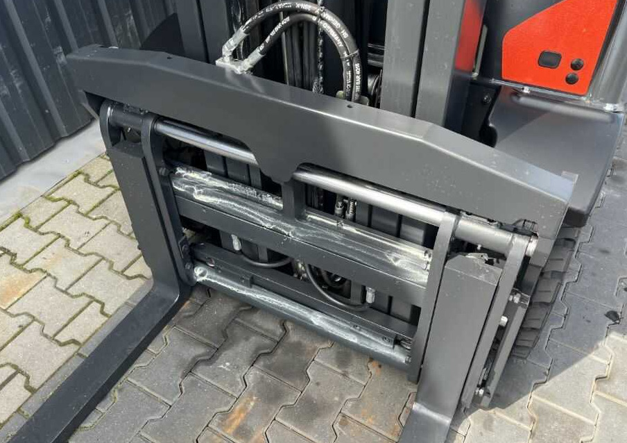 LPG forklift Linde H25T-02: picture 6