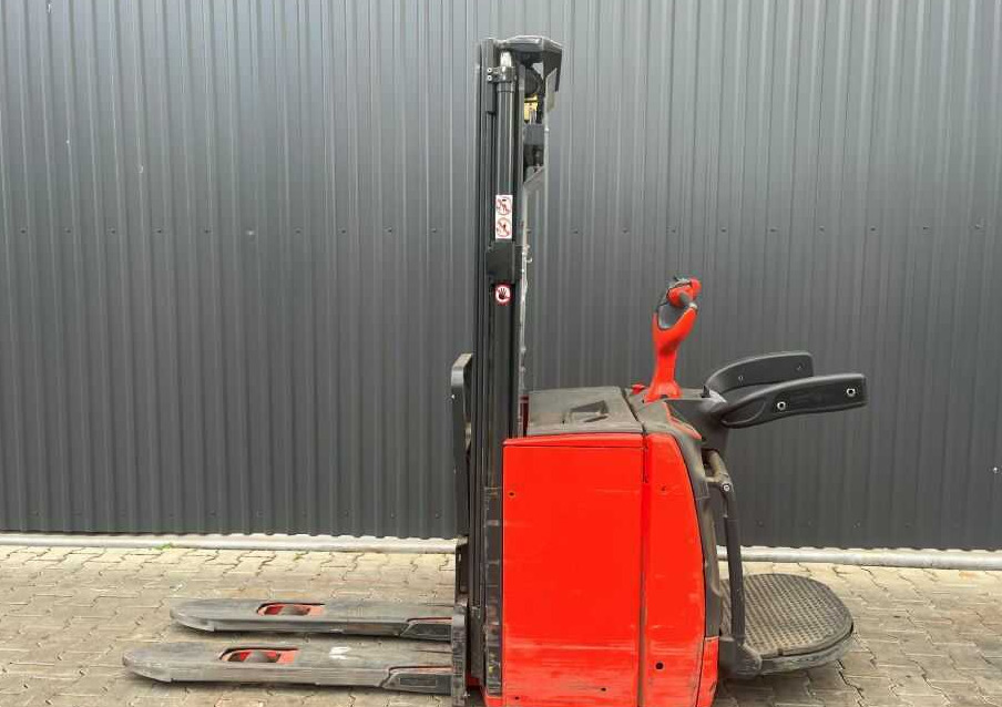 Linde L14AP - Stacker: picture 2 Linde L14AP - Stacker: picture 2