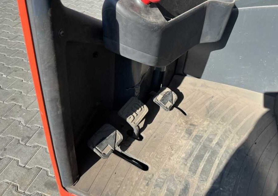 Reach truck Linde R14X: picture 10 Reach truck Linde R14X: picture 10