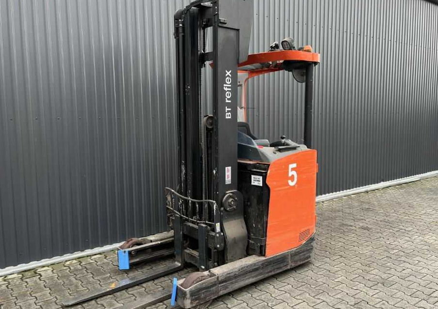 Toyota RRE160H - Reach truck: picture 1 Toyota RRE160H - Reach truck: picture 1