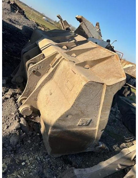 Caterpillar 973D - Bucket: picture 3 Caterpillar 973D - Bucket: picture 3