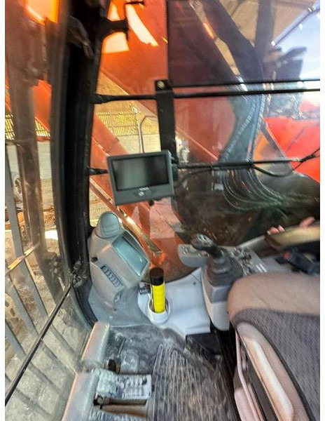 Hitachi ZX225USLC-6 - Crawler excavator: picture 5 Hitachi ZX225USLC-6 - Crawler excavator: picture 5