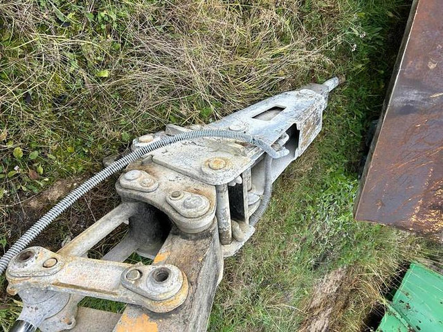 Marteau hydraulique 11 tonnes - Hydraulic hammer: picture 1 Marteau hydraulique 11 tonnes - Hydraulic hammer: picture 1