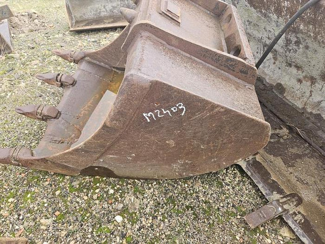 Mecalac 12MXT - Bucket: picture 2 Mecalac 12MXT - Bucket: picture 2