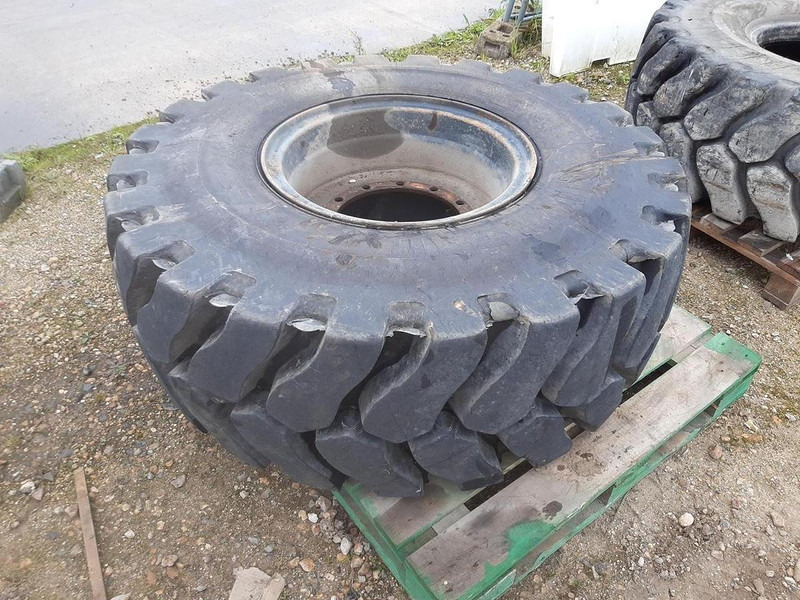 Wheels and tires Michelin 20.5R25XLDD2A: picture 1